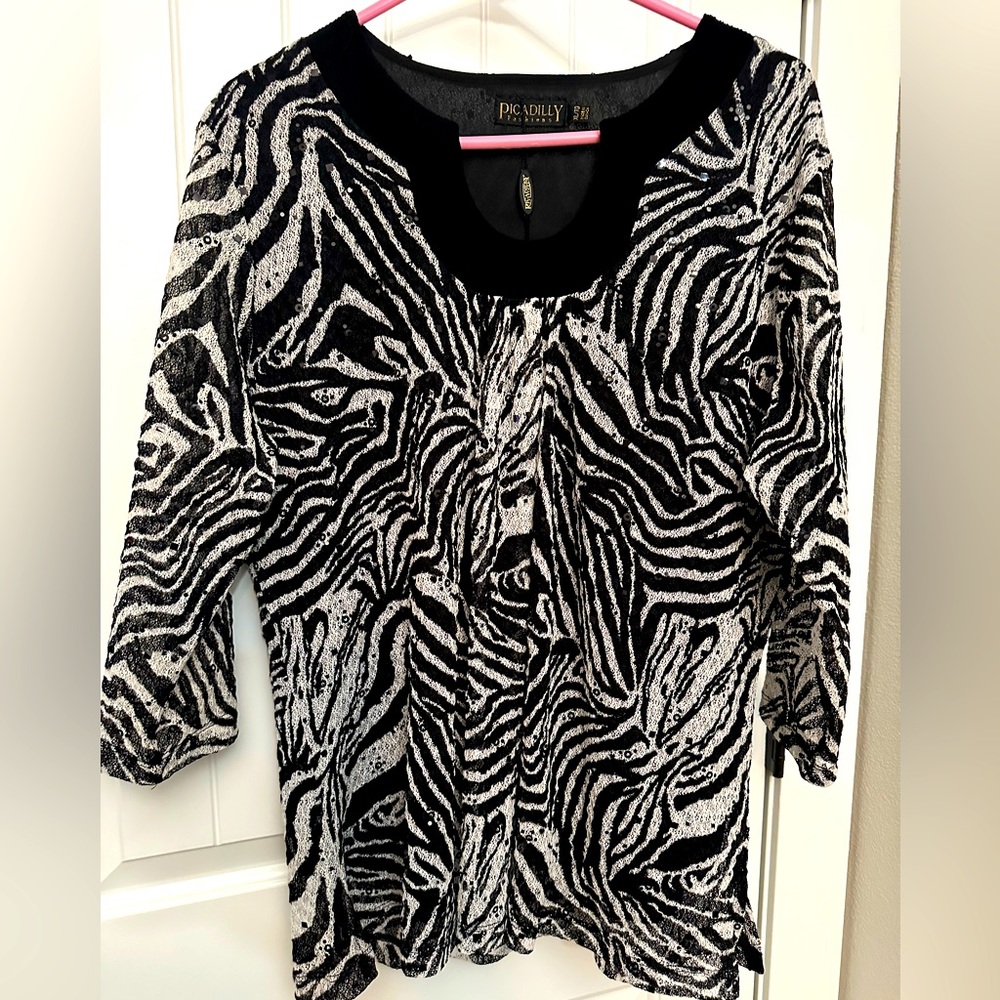 Woman’s blouse size XL